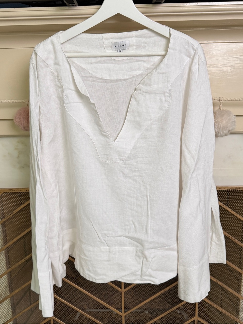 Piyama White Long-Sleeve Split V-Neck Top